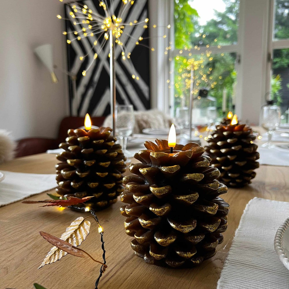 x12 Mini Starburst Gold & x6 LED Pinecones Gold