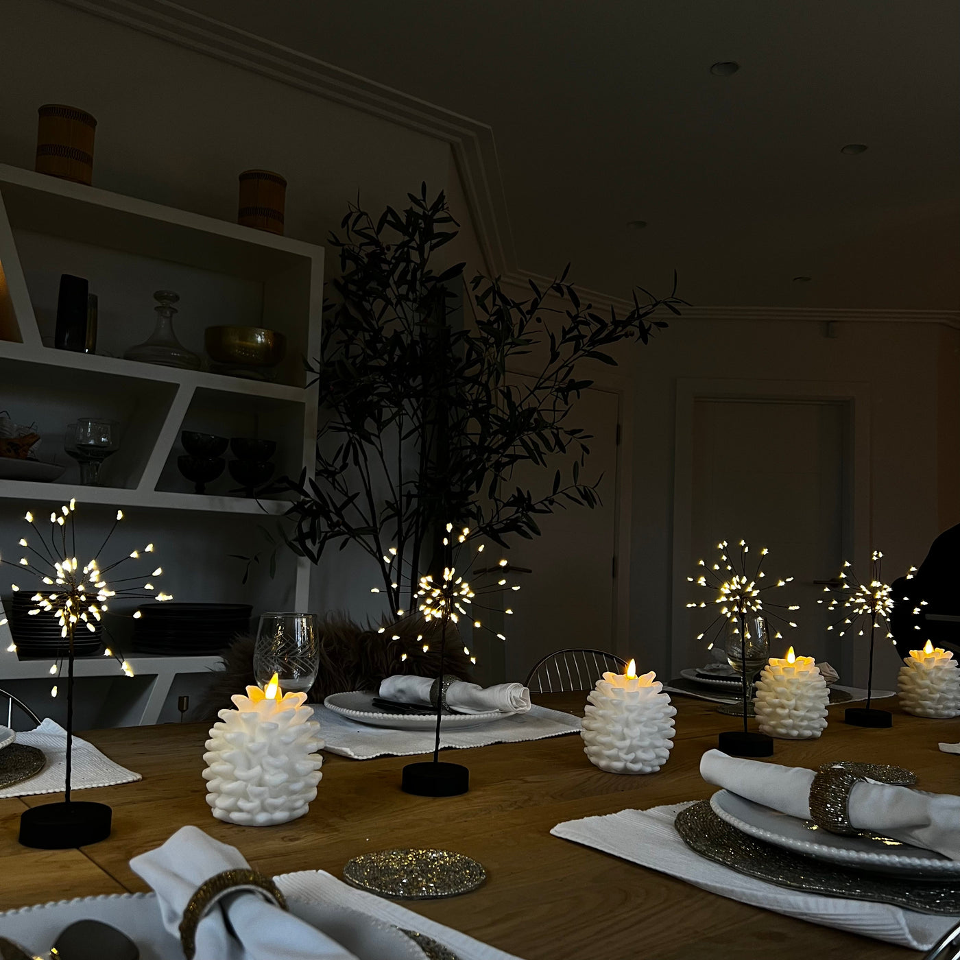 Starburst Table Lamps & Pinecones Pack