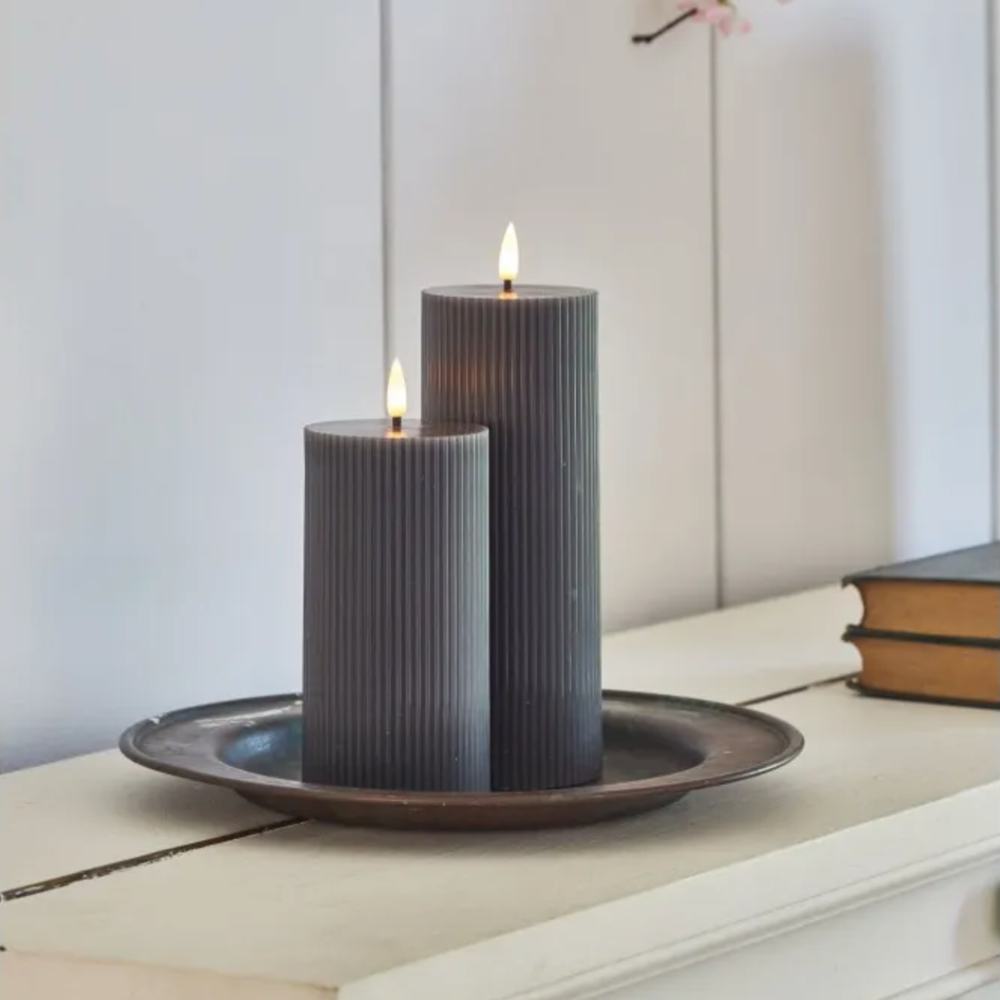 X4 Ribbed Pillar Candle White & Grey