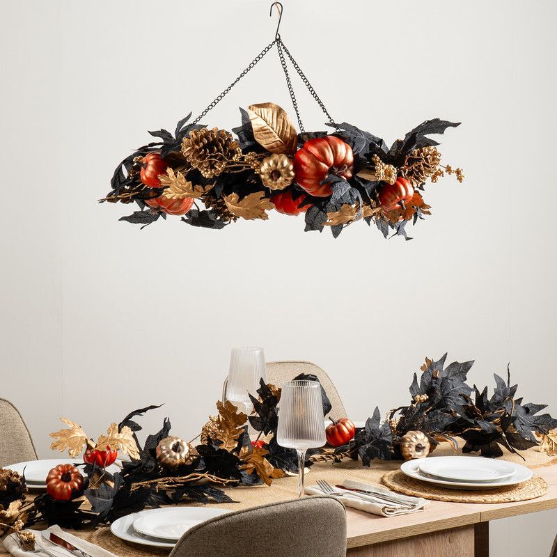 Hanging Wreath Black Gold